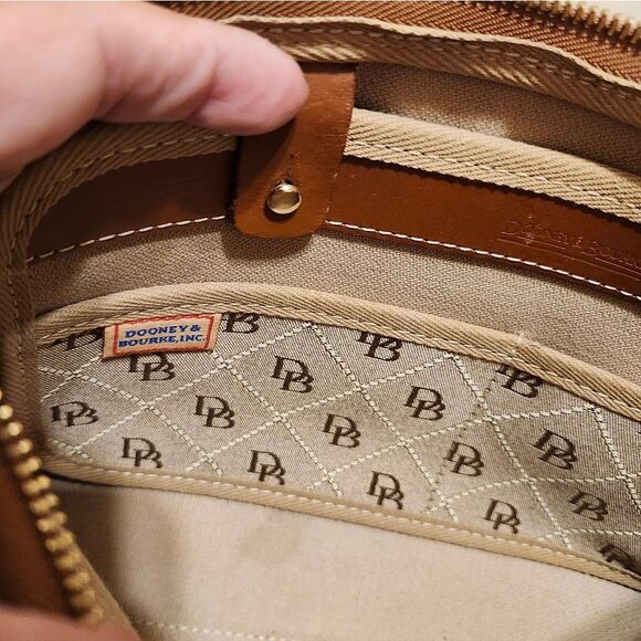 Vtg. Mint  Dooney & Bourke Signature Logo Brn/Tan Canvas w/Leather Trim Handbag - Picture 14 of 16
